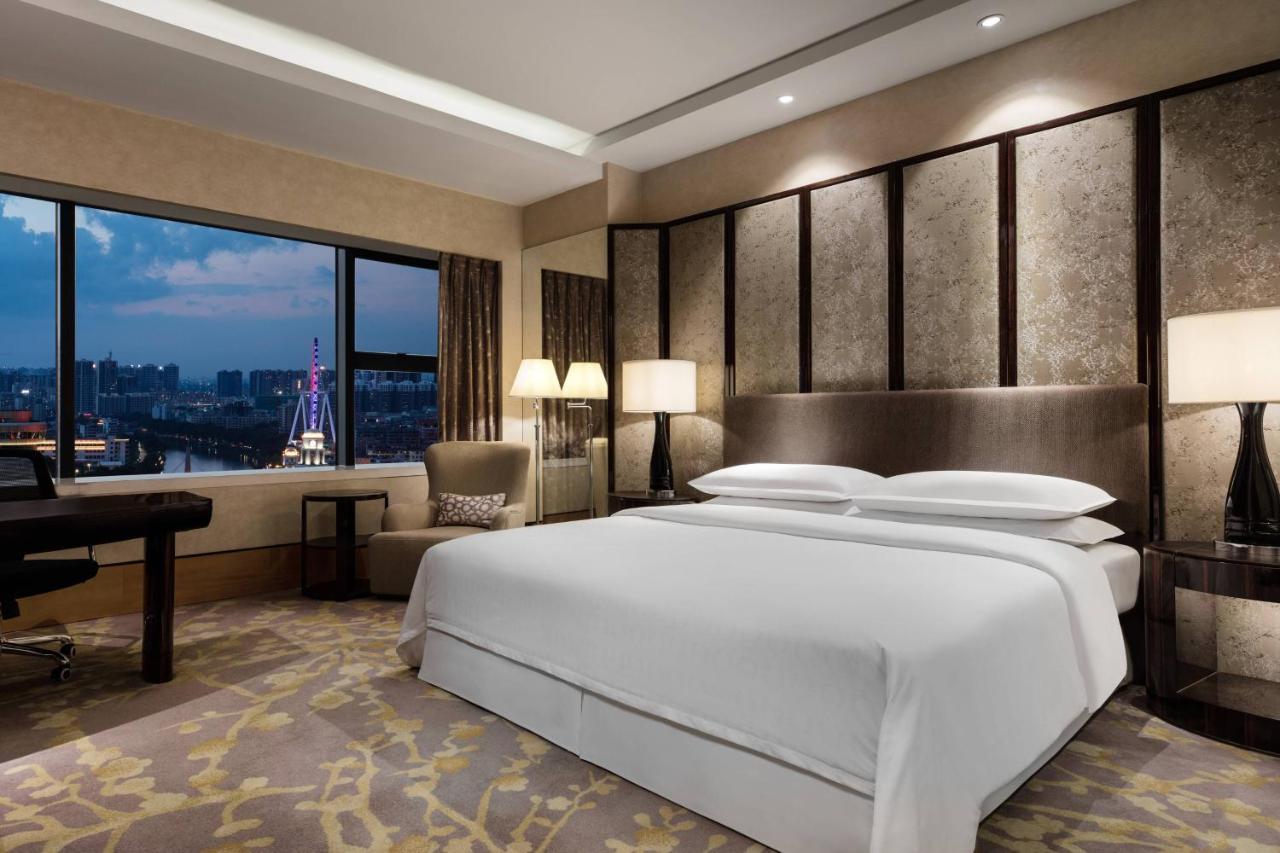 Sheraton Zhongshan Hotel Exterior photo